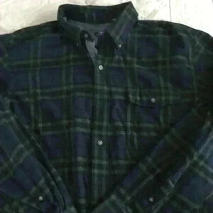 Green and Black Long Sleeve Button Down Flannel shirt SZ L